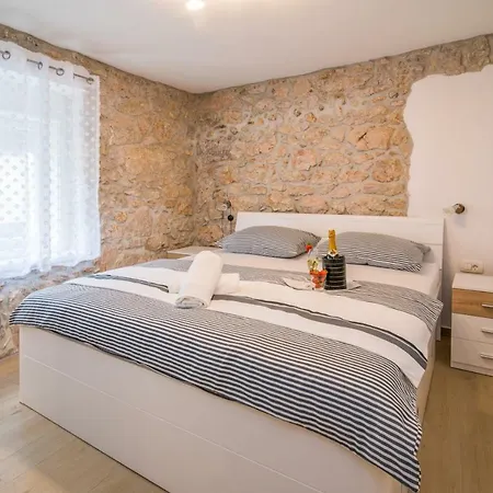 Διαμέρισμα Tara