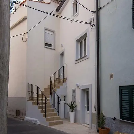 Tara Vrbnik (Primorje-Gorski Kotar)